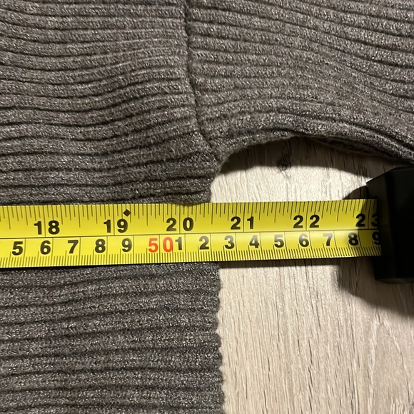 Zara Knit Cropped Turtleneck - Picture 7 of 9